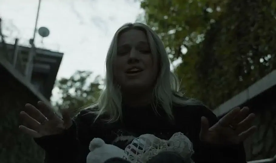 You are currently viewing Kelsie Kimberlin – Walking Away (Official Video)