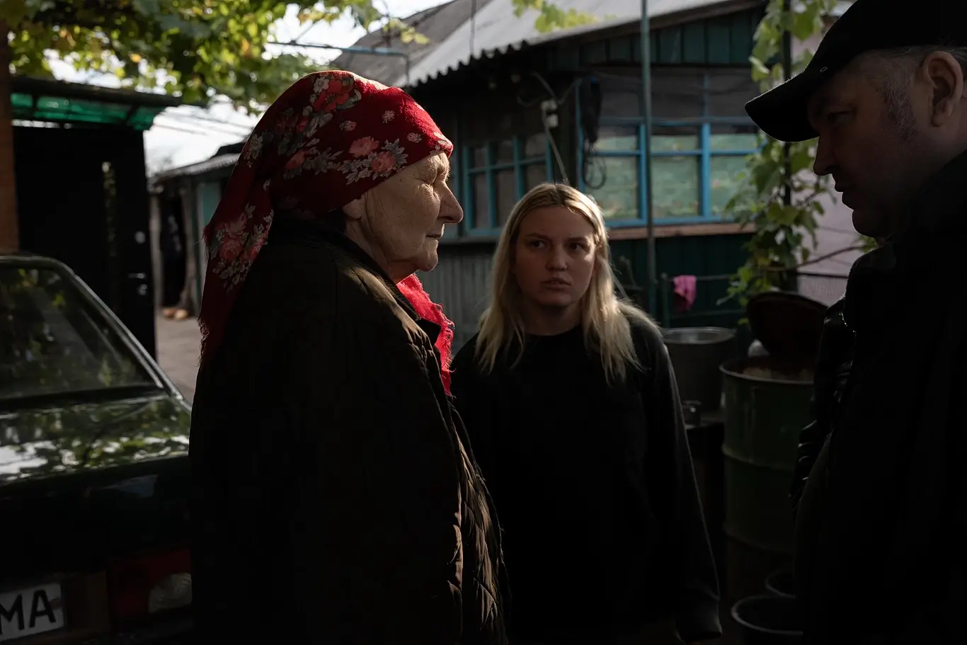 Kelsie Kimberlin is talking to an elderly woman Kelsie Kimberlin is talking to an elderly woman